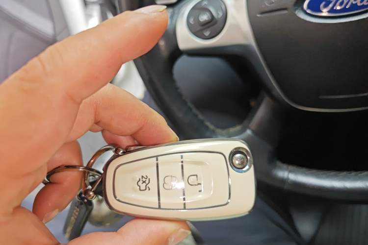Used Ford Focus 2012 Sedan 1.6L Automatic Fashion Edition Vehicle Key
