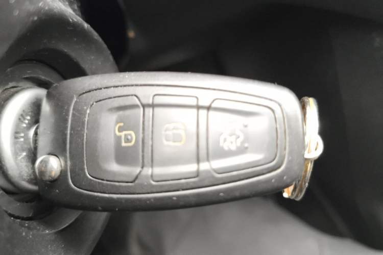 Used Ford Focus 2012 Hatchback 1.6L Automatic Fashion Edition Vehicle Key