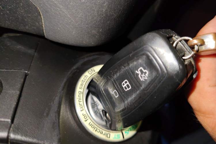Used Ford Focus 2012 Hatchback 1.6L Automatic Fashion Edition Vehicle Key
