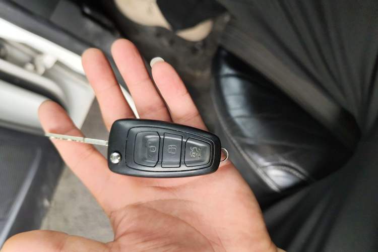 Used Ford Focus 2012 Hatchback 1.6L Automatic Fashion Edition Vehicle Key