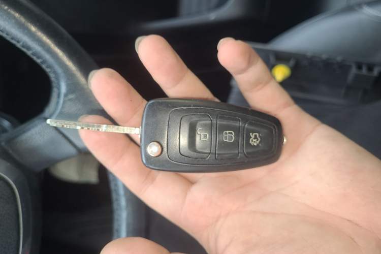 Used Ford Focus 2012 Hatchback 1.6L Automatic Fashion Edition Vehicle Key