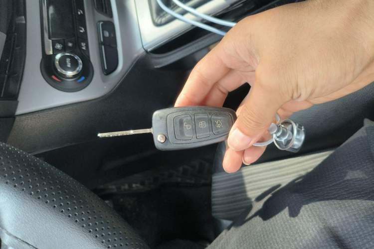 Used Ford Focus 2012 Hatchback 1.6L Manual Fashion Edition Vehicle Key