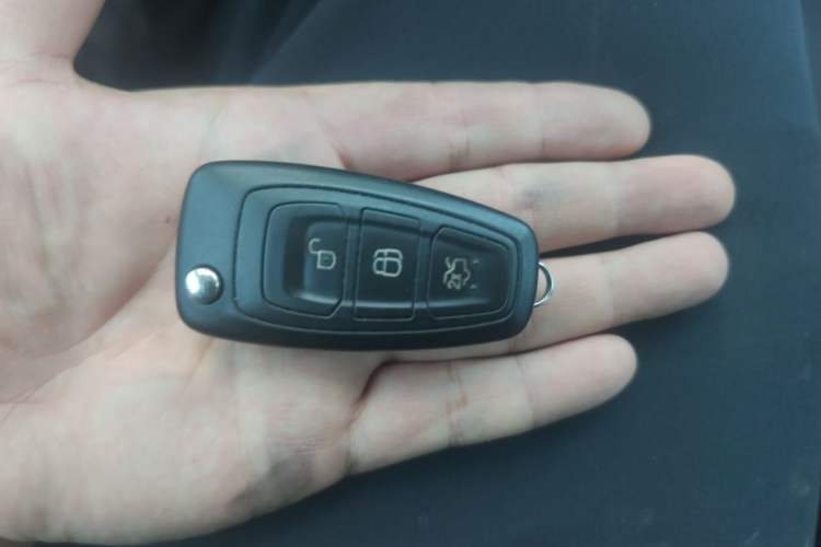 Used Ford Focus 2012 Hatchback 2.0L Automatic Luxury Sport Model Vehicle Key