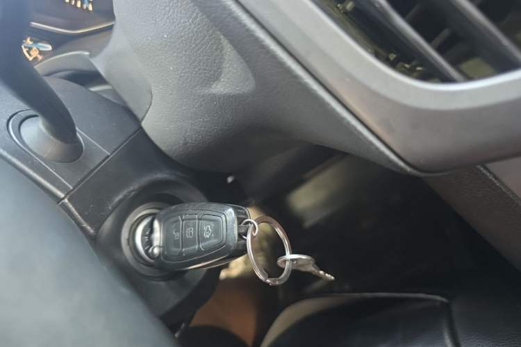 Used Ford Focus 2012 Hatchback 1.6L Automatic Fashion Edition Vehicle Key