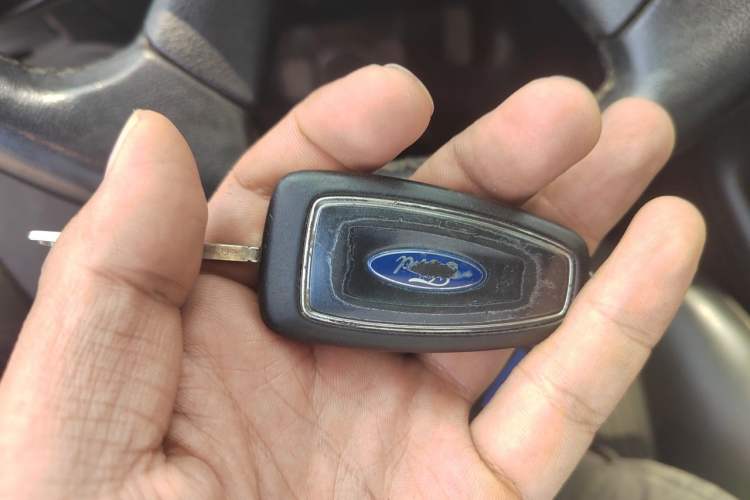 Used Ford Focus 2012 Sedan 1.6L Manual Fashion Edition Vehicle Key