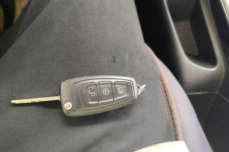 Used Ford Focus 2012 Sedan 1.6L Manual Fashion Edition Vehicle Key