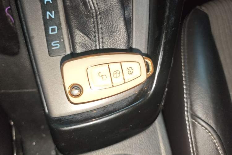 Used Ford Focus 2012 Hatchback 1.6L Automatic Fashion Edition Vehicle Key