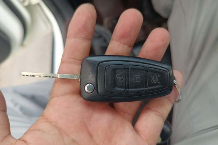 Used Ford Focus 2012 Hatchback 1.6L Automatic Fashion Edition Vehicle Key