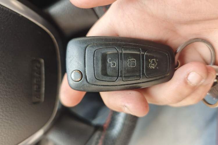 Used Ford Focus 2012 Sedan 1.6L Manual Fashion Edition Vehicle Key