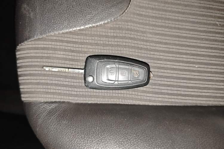 Used Ford Focus 2012 Hatchback 1.6L Automatic Fashion Edition Vehicle Key
