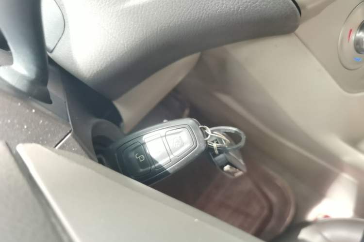 Used Ford Focus 2012 Hatchback 1.6L Automatic Fashion Edition Vehicle Key