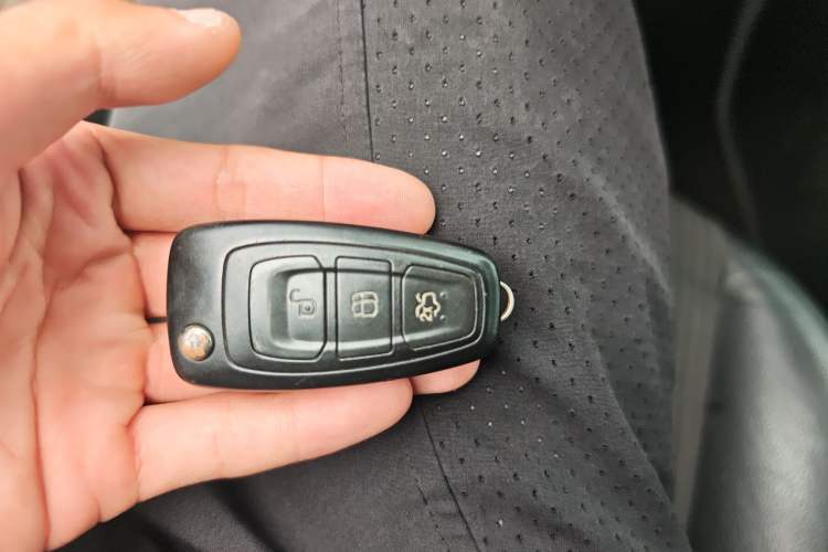 Used Ford Focus 2012 Sedan 1.6L Manual Fashion Edition Vehicle Key