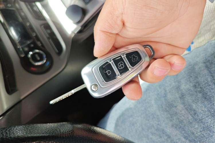 Used Ford Focus 2012 Hatchback 1.6L Automatic Fashion Edition Vehicle Key
