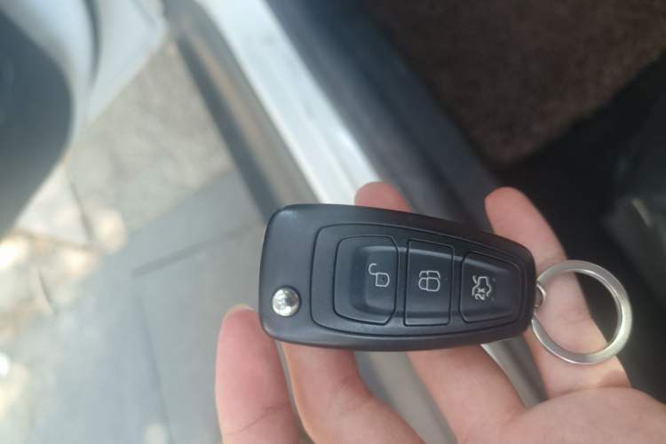 Used Ford Focus 2012 Sedan 1.6L Automatic Fashion Edition Vehicle Key