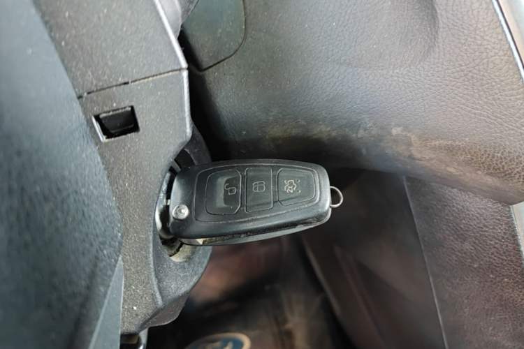 Used Ford Focus 2012 Sedan 1.6L Manual Fashion Edition Vehicle Key