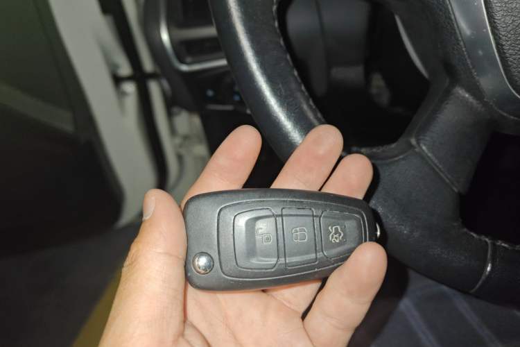 Used Ford Focus 2012 Hatchback 1.6L Automatic Fashion Edition Vehicle Key