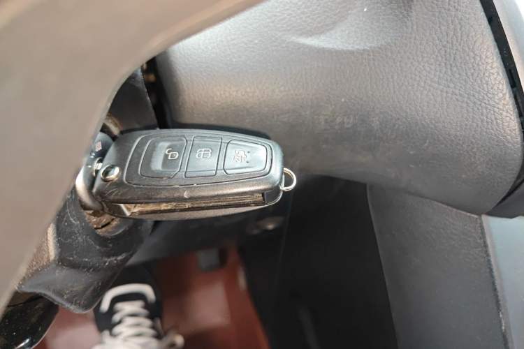 Used Ford Focus 2012 Hatchback 1.6L Automatic Fashion Edition Vehicle Key