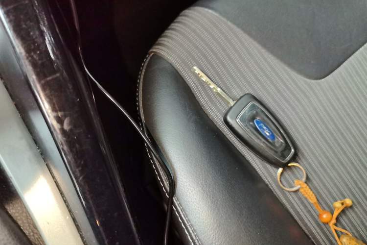 Used Ford Focus 2012 Sedan 1.6L Automatic Fashion Edition Vehicle Key