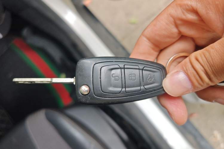Used Ford Focus 2012 Hatchback 1.6L Manual Fashion Edition Vehicle Key