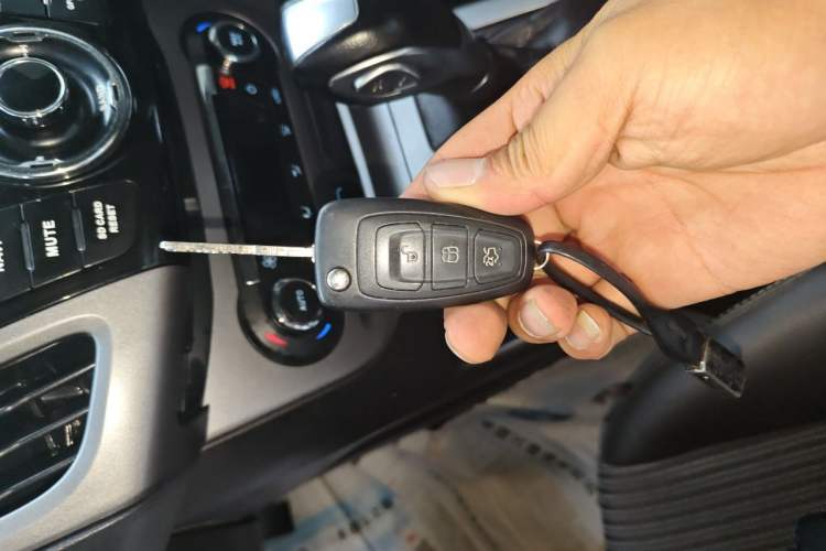 Used Ford Focus 2012 Sedan 1.6L Automatic Fashion Edition Vehicle Key