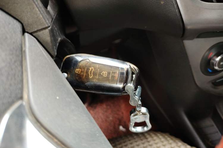 Used Ford Focus 2012 Sedan 1.6L Automatic Fashion Edition Vehicle Key