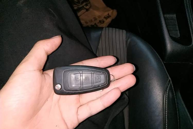 Used Ford Focus 2012 Hatchback 1.6L Automatic Fashion Edition Vehicle Key