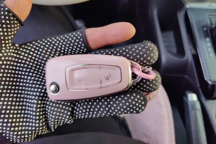 Used Ford Focus 2012 Hatchback 1.6L Automatic Fashion Edition Vehicle Key