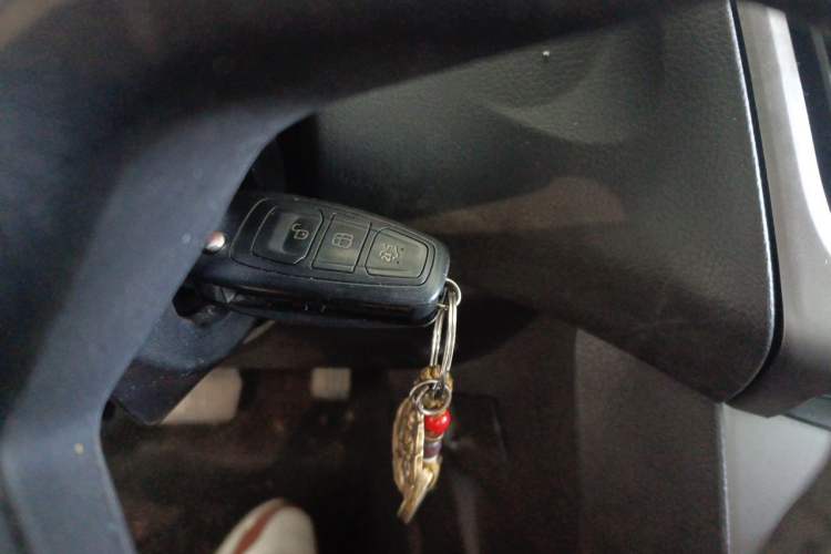 Used Ford Focus 2012 Hatchback 1.6L Automatic Fashion Edition Vehicle Key