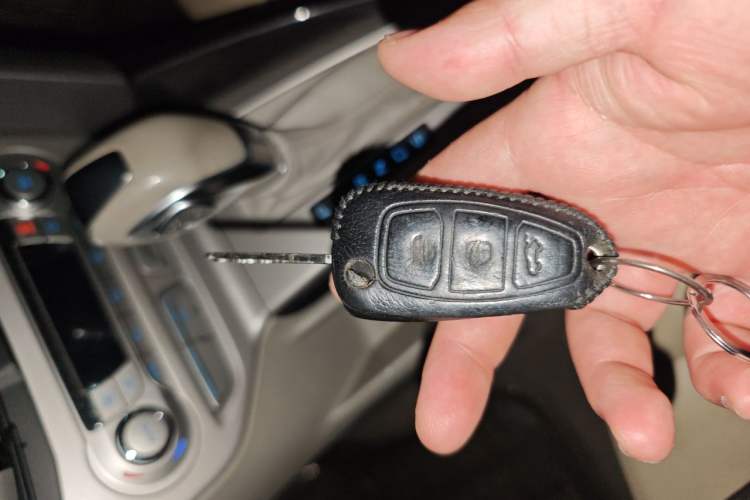 Used Ford Focus 2012 Hatchback 1.6L Automatic Fashion Edition Vehicle Key