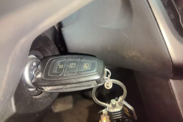 Used Ford Focus 2012 Sedan 1.6L Automatic Fashion Edition Vehicle Key