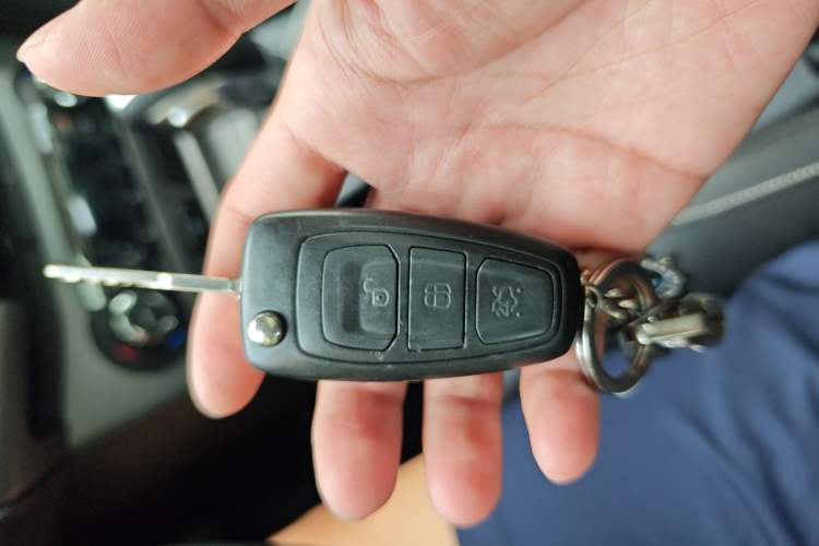 Used Ford Focus 2012 Sedan 1.6L Automatic Fashion Edition Vehicle Key