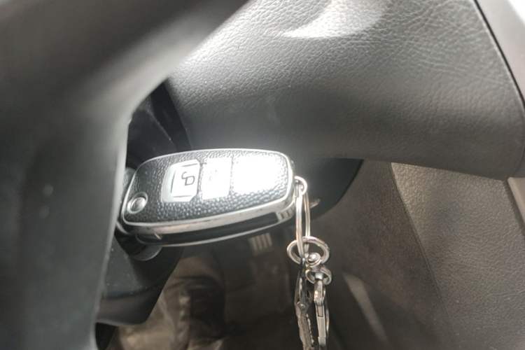 Used Ford Focus 2012 Hatchback 1.6L Automatic Fashion Edition Vehicle Key