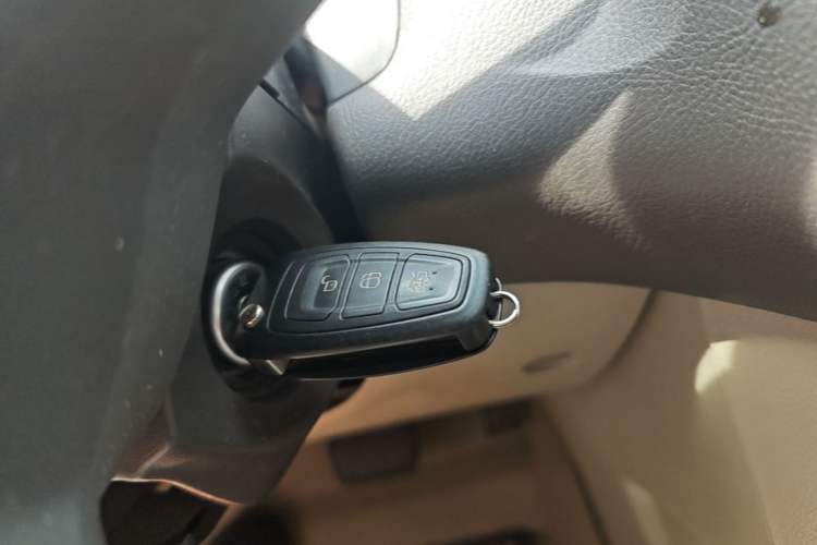 Used Ford Focus 2012 Sedan 1.6L Automatic Fashion Edition Vehicle Key