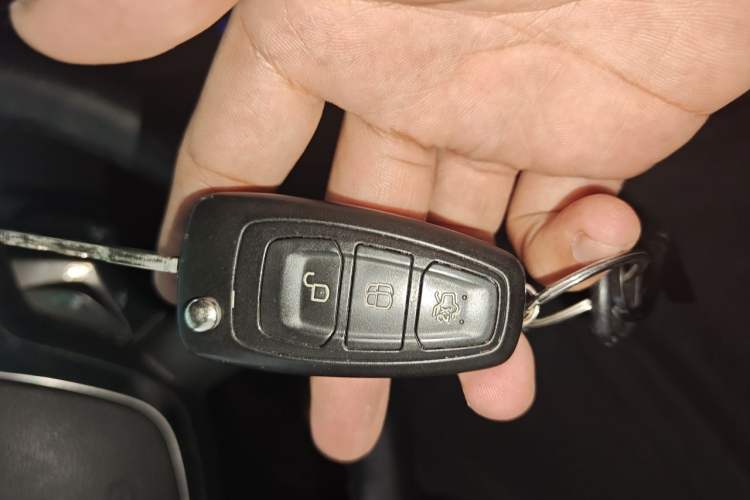 Used Ford Focus 2012 Sedan 1.6L Automatic Fashion Edition Vehicle Key