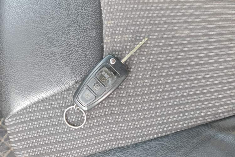 Used Ford Focus 2012 Hatchback 1.6L Automatic Fashion Edition Vehicle Key