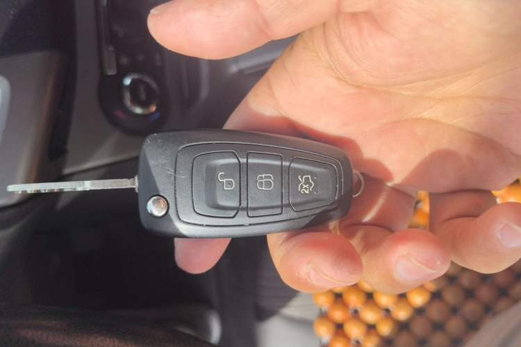 Used Ford Focus 2012 Hatchback 1.6L Automatic Fashion Edition Vehicle Key
