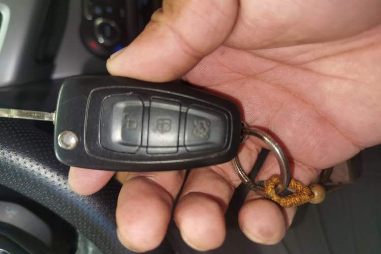 Used Ford Focus 2012 Hatchback 1.6L Automatic Fashion Edition Vehicle Key