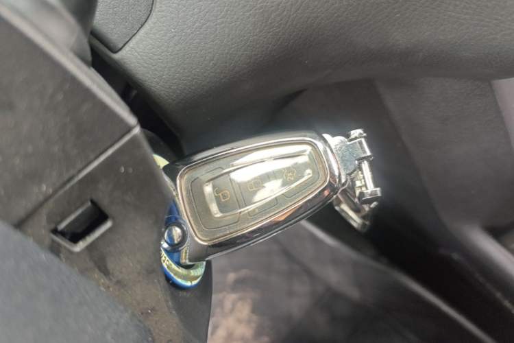 Used Ford Focus 2012 Hatchback 1.6L Automatic Fashion Edition Vehicle Key