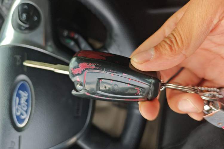 Used Ford Focus 2012 Hatchback 1.6L Automatic Fashion Edition Vehicle Key