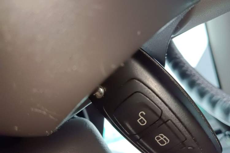Used Ford Focus 2012 Hatchback 1.6L Automatic Fashion Edition Vehicle Key