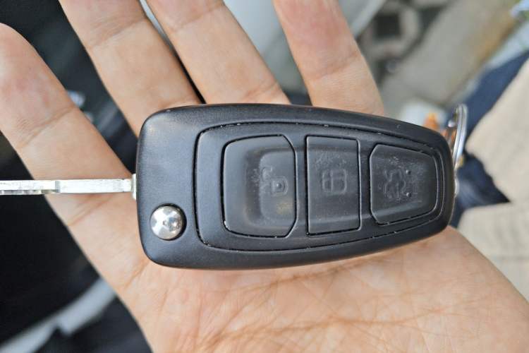 Used Ford Focus 2012 Sedan 1.6L Automatic Fashion Edition Vehicle Key