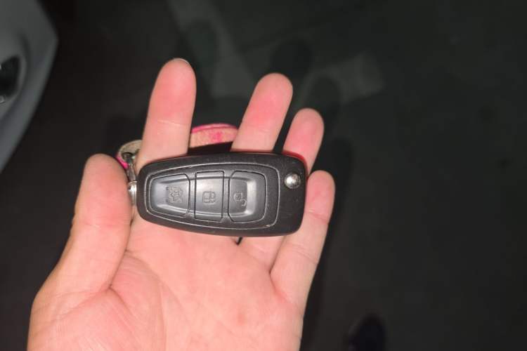 Used Ford Focus 2012 Sedan 1.6L Automatic Fashion Edition Vehicle Key