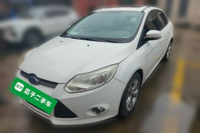 Ojetý Ford Focus 2012 Hatchback 1.6L Manual Fashion Edition