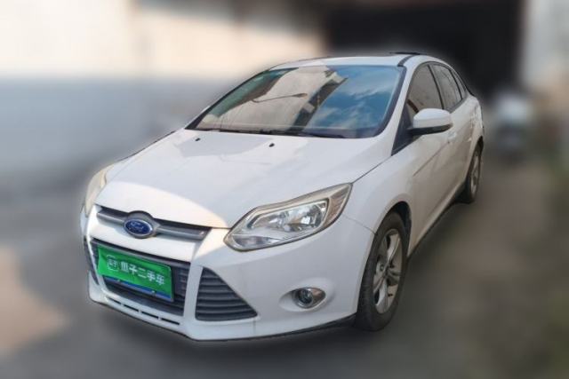Ojetý Ford Focus 2012 Sedan 1.6L Manual Fashion Edition