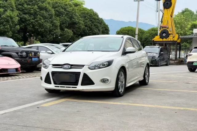 Used Ford Focus 2012 Hatchback 2.0L Automatic Luxury Sport Model