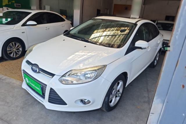 Ojetý Ford Focus 2012 Sedan 1.6L Automatic Fashion Edition