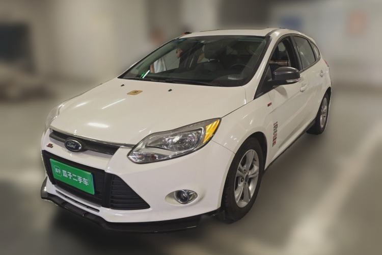 Used Ford Focus 2012 Hatchback 1.6L Automatic Fashion Edition Guazi used car, China used car export, Used car for sale, Used cars, Cheapest cars for sale