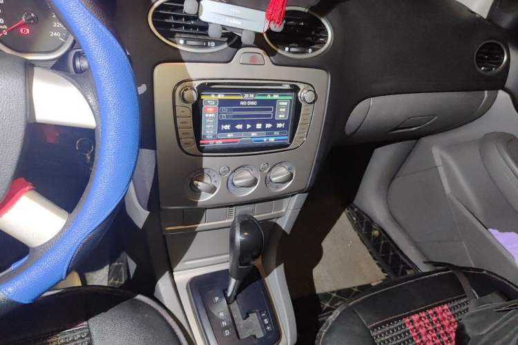 Used Ford Focus 2012 Hatchback Classic 1.8L Automatic Base Model Audio And AC Panel