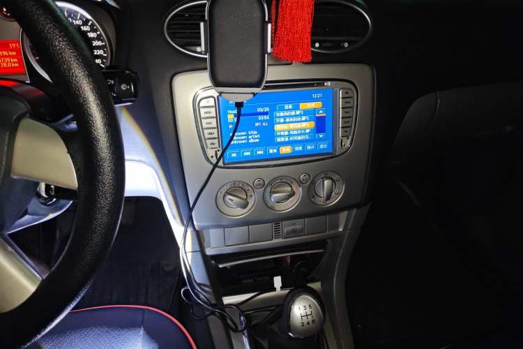 Used Ford Focus 2012 Hatchback Classic 1.8L Manual Fashion Edition Audio And AC Panel