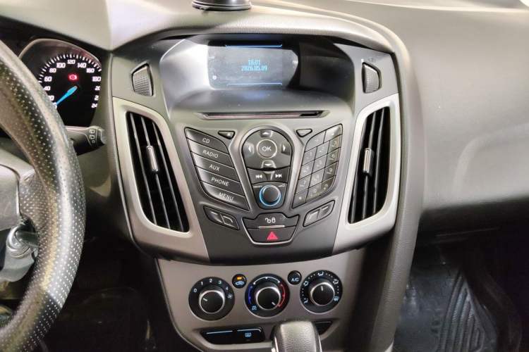 Used Ford Focus 2012 Hatchback 1.6L Automatic Comfort Model Audio And AC Panel
